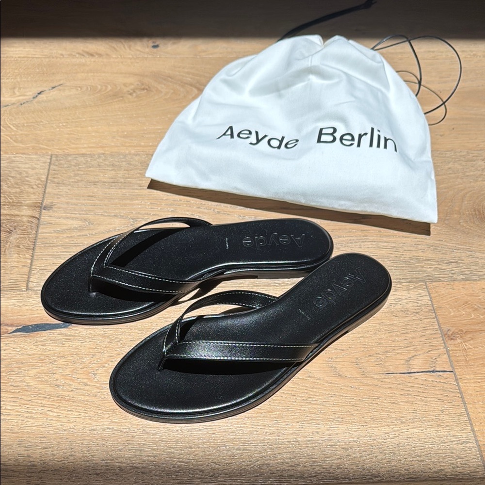 Aeyde - Melody Black Leather Sandals - Size 39 - Fits like 8/8.5